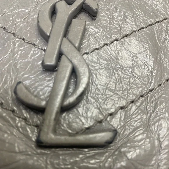 Yves Saint Laurent Niki Gray Quilted Leather Shoulder Bag - Picture 5 of 12